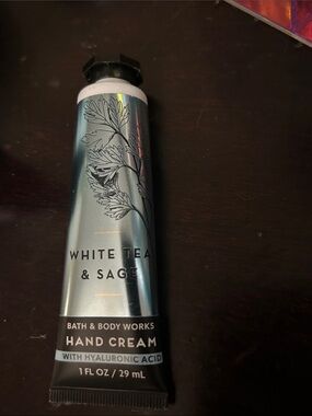Bath & Body Works White Tea & Sage Hand Cream — Silver Blue